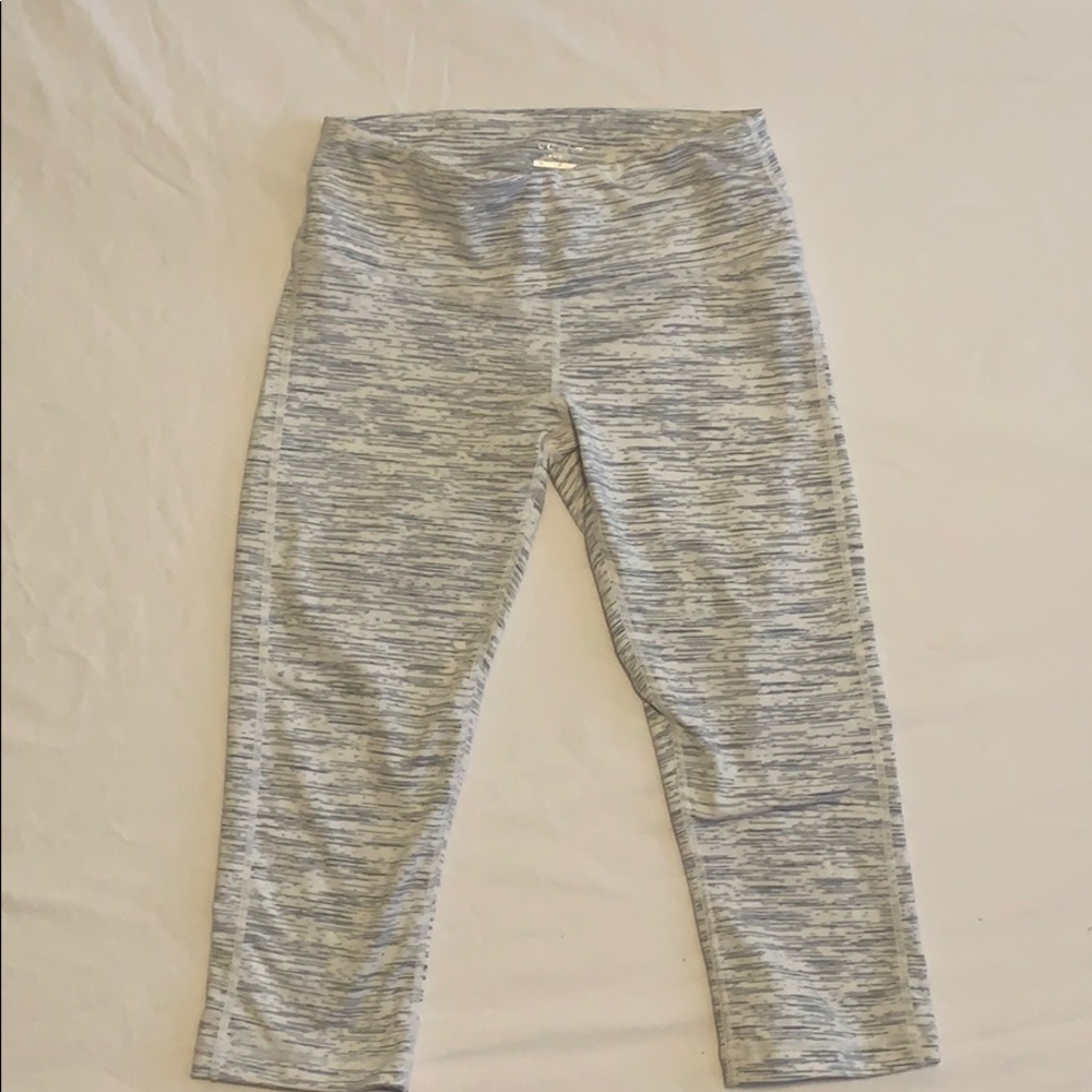 Stretchy short legging pants